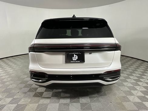 Certified 2024 Lincoln Nautilus Reserve AWD/4WD image 7