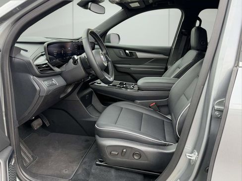 Used 2025 Buick Enclave Preferred FWD image 15