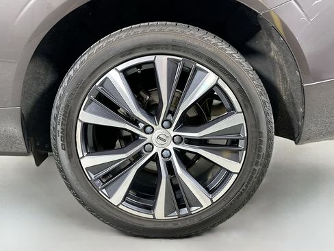 Certified 2022 Volvo XC60 B5 Momentum w/ Advanced Package image 32