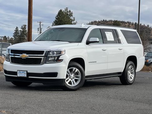 Used 2017 Chevrolet Suburban LT image 1