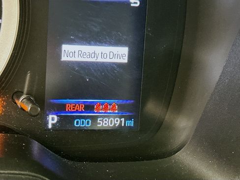 Used 2020 Toyota Corolla LE FWD image 19