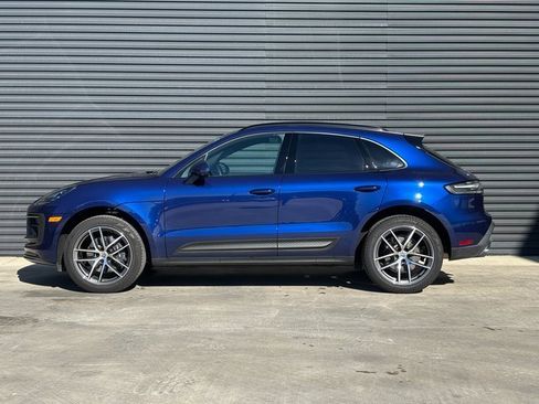 Certified 2025 Porsche Macan image 2