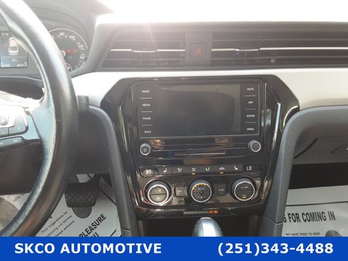 Used 2020 Volkswagen Passat 2.0T SE image 16