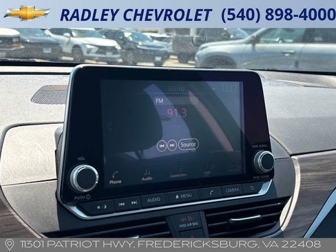 Used 2025 Nissan Altima 2.5 SV FWD image 8
