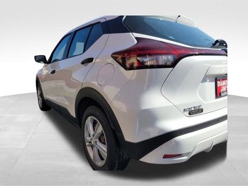 Used 2022 Nissan Kicks S image 15