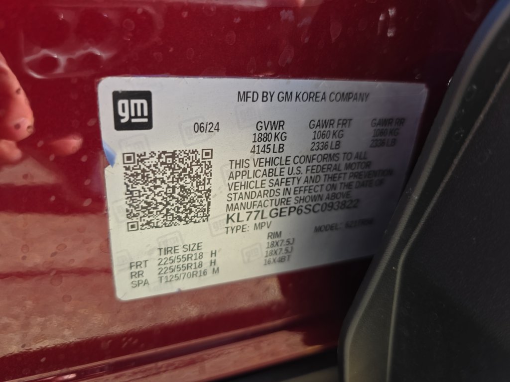Used 2025 Chevrolet Trax RS w/ Driver Confidence Package FWD image 32