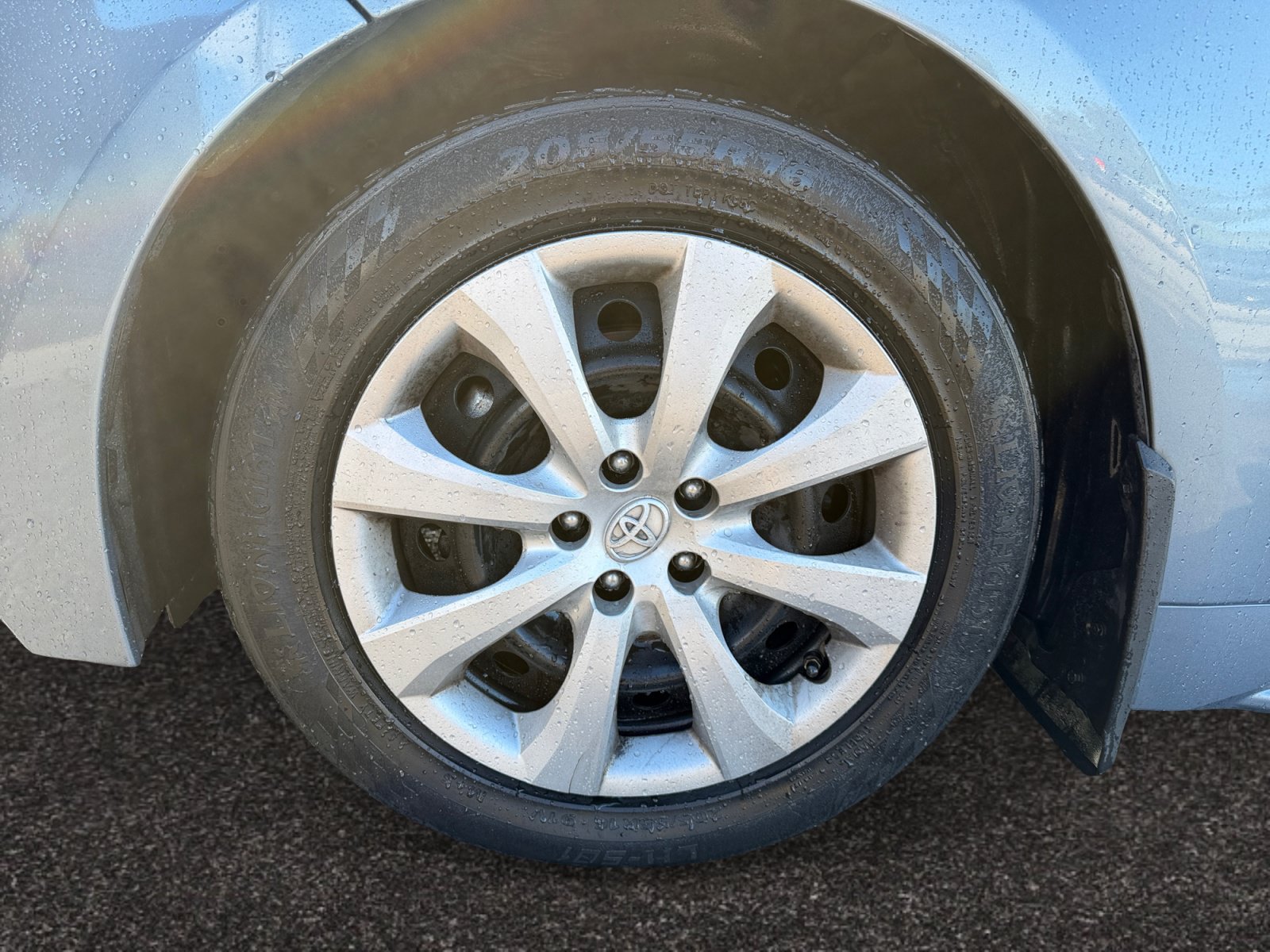 Used 2020 Toyota Corolla LE FWD image 14