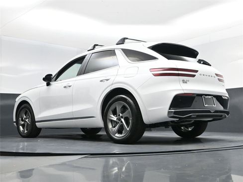 New 2026 Genesis GV70 2.5T Select image 12