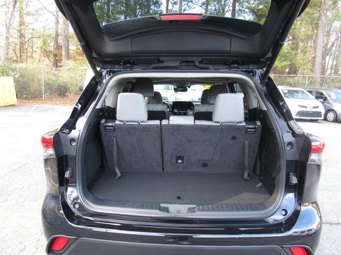 Used 2023 Toyota Highlander Bronze Edition image 27