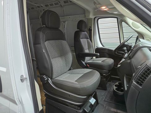 Used 2021 RAM ProMaster 2500 w/ Convenience Group FWD image 16
