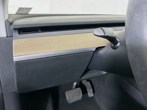 Used 2021 Tesla Model 3 Standard Range Plus image 16