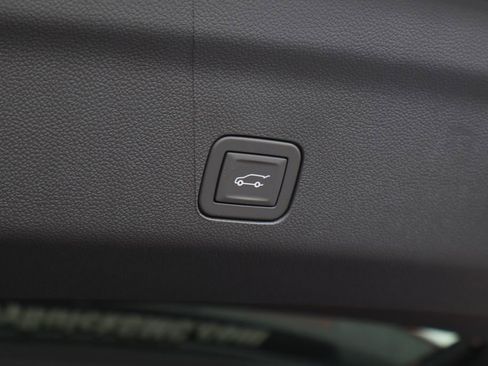 New 2026 GMC Yukon XL Elevation w/ Elevation Premium Package AWD/4WD image 9