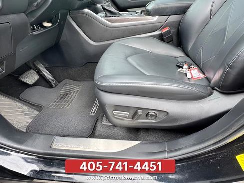 Used 2023 Toyota Highlander Platinum AWD/4WD image 17