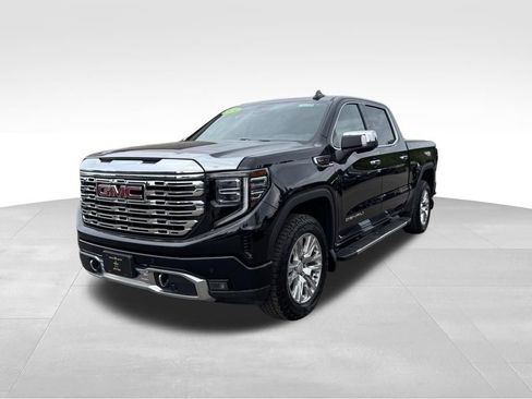 Used 2024 GMC Sierra 1500 Denali w/ Technology Package AWD/4WD image 2