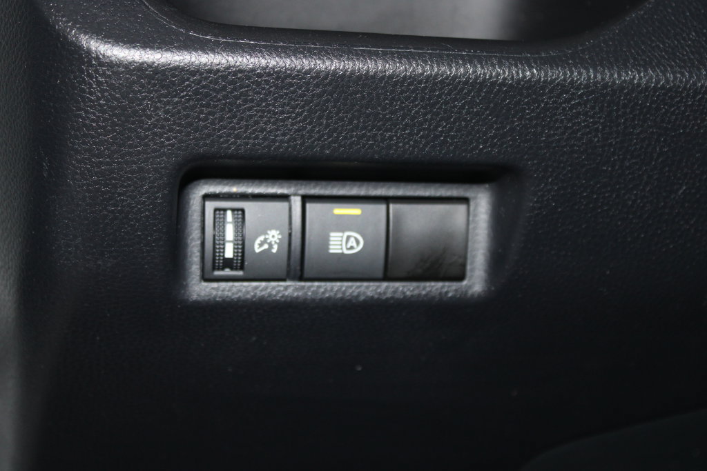 Used 2022 Toyota RAV4 LE AWD/4WD image 7