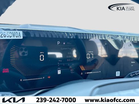 New 2026 Kia Sportage EX image 38