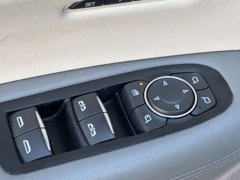 Used 2017 Cadillac XT5 Luxury w/ LPO, Wheel Lock Package image 13