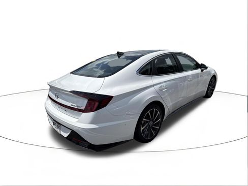 Used 2023 Hyundai Sonata Limited FWD image 2