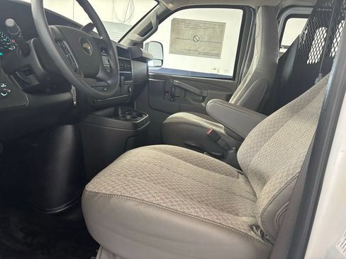 New 2025 Chevrolet Express 2500 w/ Driver Convenience Package RWD image 36