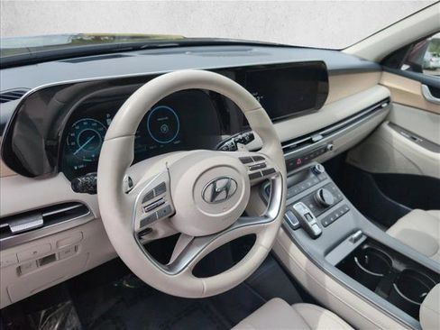 Used 2024 Hyundai Palisade Limited FWD image 9