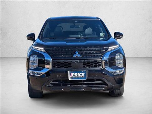 Used 2022 Mitsubishi Outlander SEL Black Edition image 2