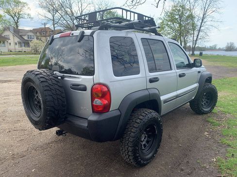 Used 2004 Jeep Liberty Sport w/ PWR Convenience Group image 3