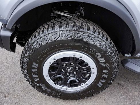 Used 2024 Ford Bronco Black Diamond w/ Sasquatch Package image 8