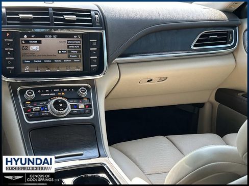 Used 2018 Lincoln Continental Reserve w/ Rear-seat Package AWD/4WD image 25