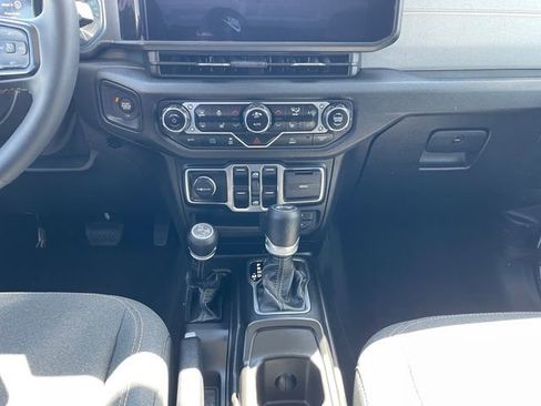 Used 2024 Jeep Wrangler Unlimited w/ Convenience Group AWD/4WD image 11