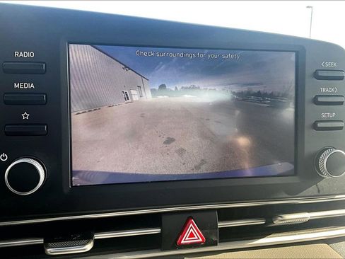 Used 2023 Hyundai Elantra SEL image 13