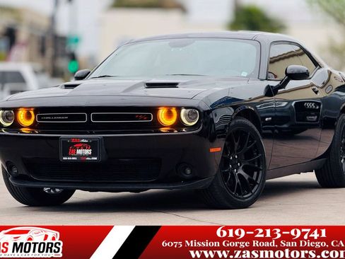 Used 2015 Dodge Challenger R/T w/ Quick Order Package 28B R/T image 1