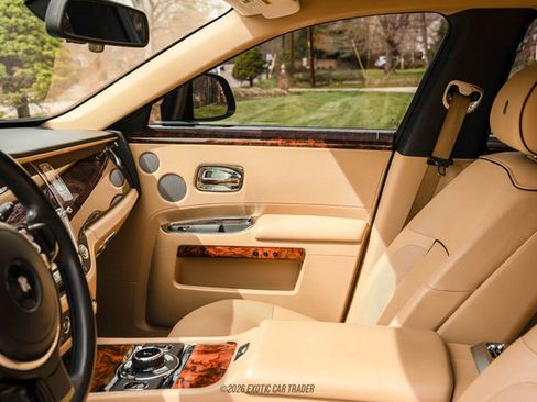 Used 2014 Rolls-Royce Ghost image 47
