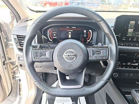 Used 2021 Nissan Rogue Platinum FWD image 13
