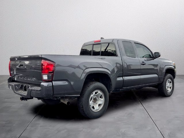 Used 2023 Toyota Tacoma SR w/ SR Convenience Package AWD/4WD image 4