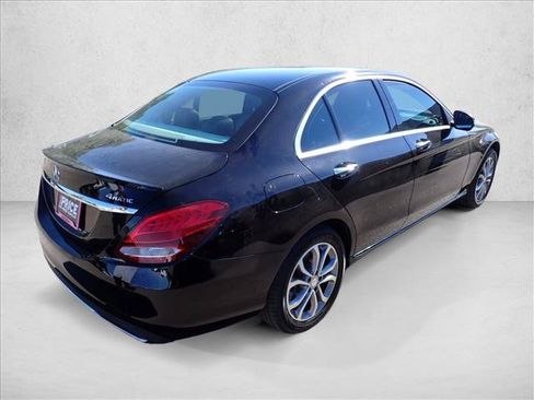 Used 2017 Mercedes-Benz C 300 4MATIC Sedan image 4