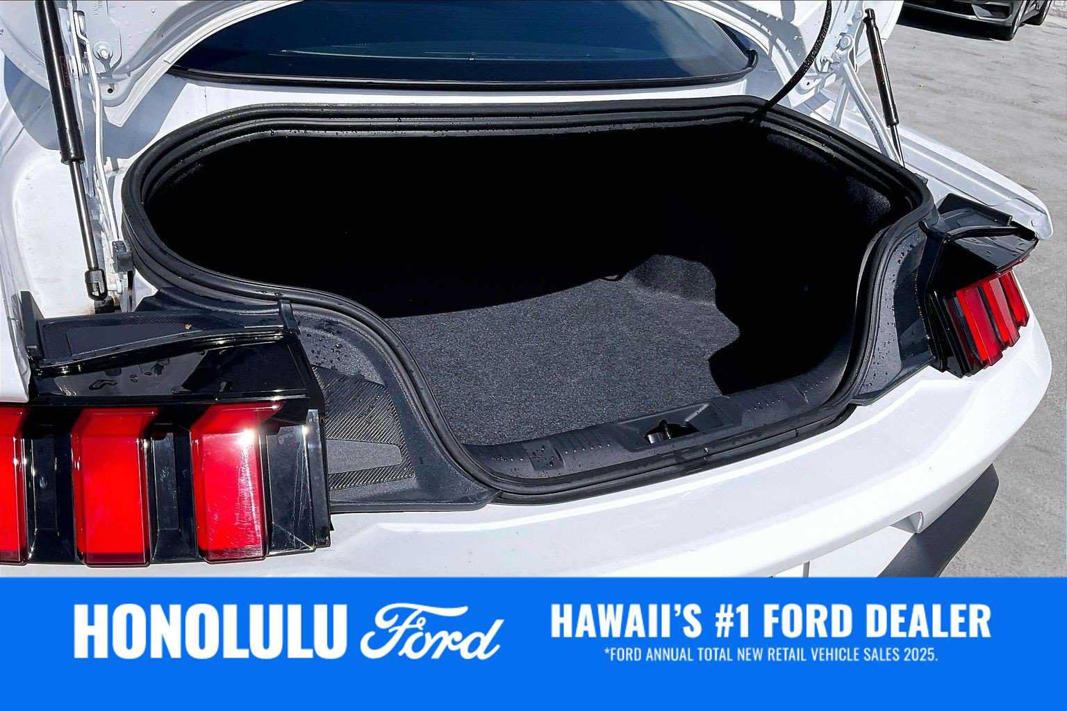 Used 2026 Ford Mustang Coupe RWD image 17