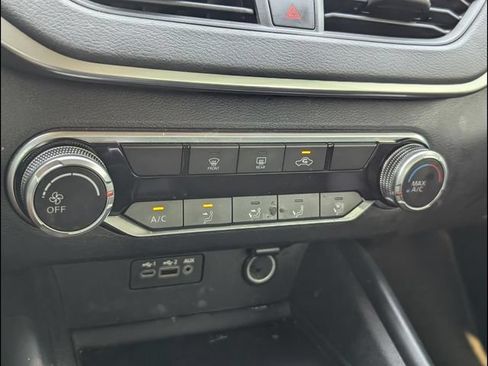 Used 2019 Nissan Altima 2.5 SR FWD image 15