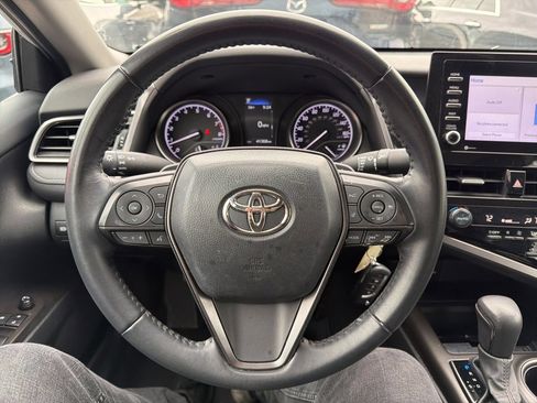 Used 2024 Toyota Camry SE image 11