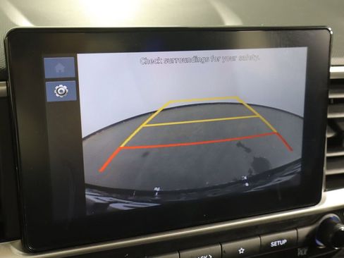 Used 2025 Hyundai Venue SEL FWD image 33