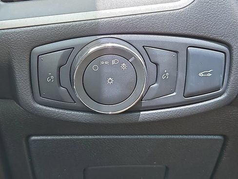 Used 2016 Ford Edge SEL w/ Equipment Group 201A FWD image 16