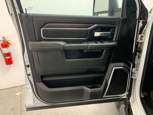 Used 2026 RAM 2500 Laramie AWD/4WD image 17