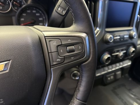Used 2022 Chevrolet Silverado 1500 LT AWD/4WD image 17
