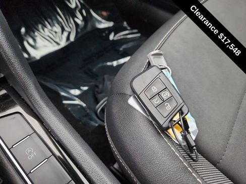 Used 2024 Volkswagen Taos SE image 42