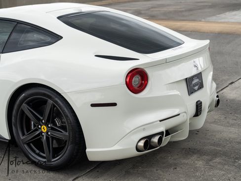 Used 2015 Ferrari F12 Berlinetta image 25