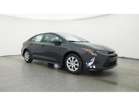 Used 2025 Toyota Corolla LE FWD image 35