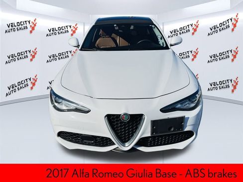Used 2017 Alfa Romeo Giulia AWD image 8