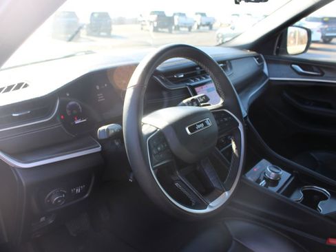 Used 2024 Jeep Grand Cherokee L Limited w/ Luxury Tech Group II image 23