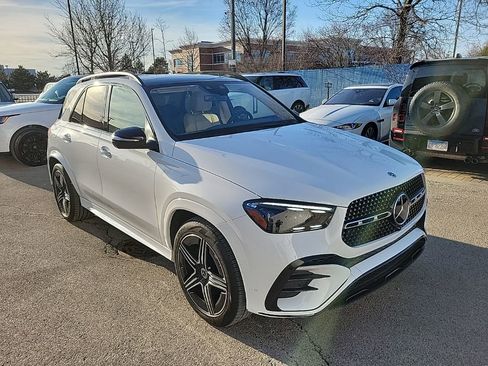 Used 2024 Mercedes-Benz GLE 580 4MATIC image 3