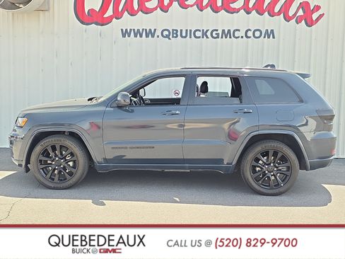 Used 2018 Jeep Grand Cherokee Altitude RWD image 4
