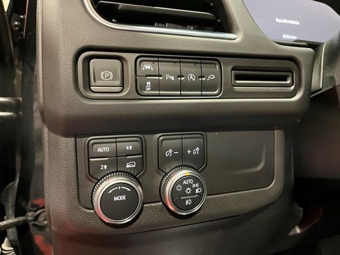 Certified 2022 GMC Yukon SLE image 23